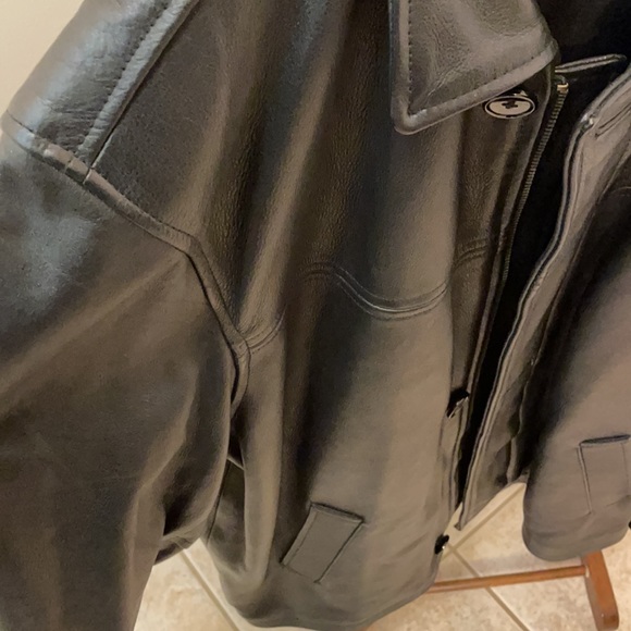 Men’s leather ‘car coat’ Fall or Spring coat - Picture 4 of 8